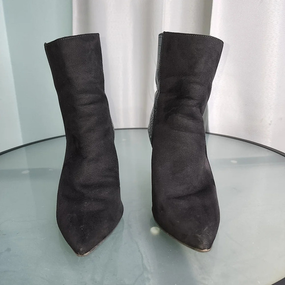 New Directions Black Suede Alysse Stacked Heel Pointed Toe Boot  Sz 9.5 - Picture 2 of 7